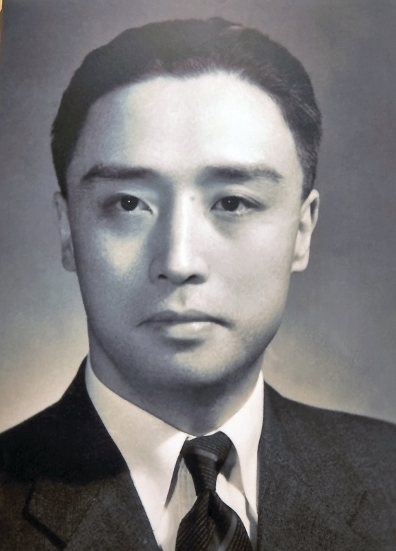 李少春(演员)李少春是著名京剧艺术大师 .