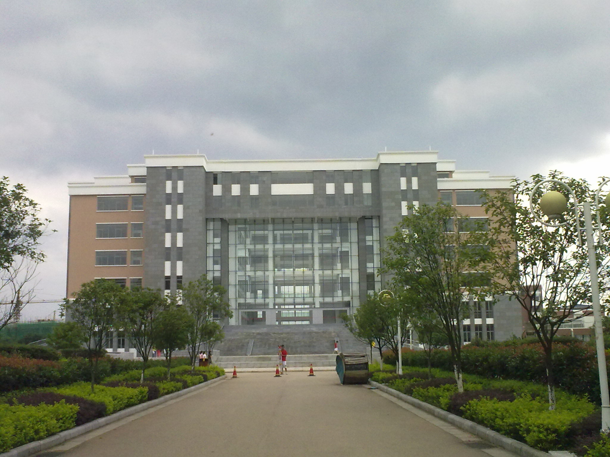 1993年12月,经原国家教委审核批准,学院更名为"桂林工学院".