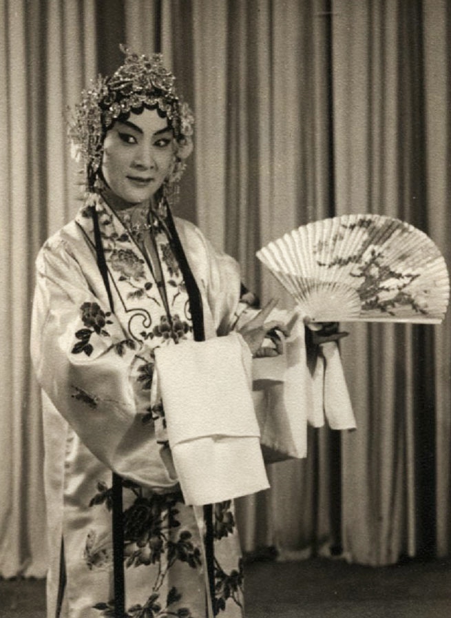 吴素秋(演员|文化人物)吴素秋,女,1922年出生,京剧表演艺术家,京剧