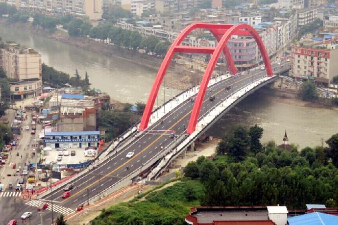 通济桥(建筑)位于四川省天府新区成都片区华阳街道西,横跨府河,又名"