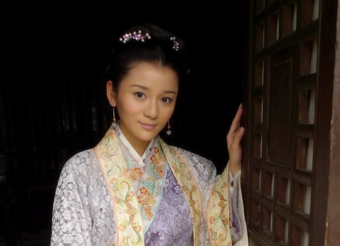 冉倩,2月27日生于重庆,毕业于北京电影学院,内地主持人,演员