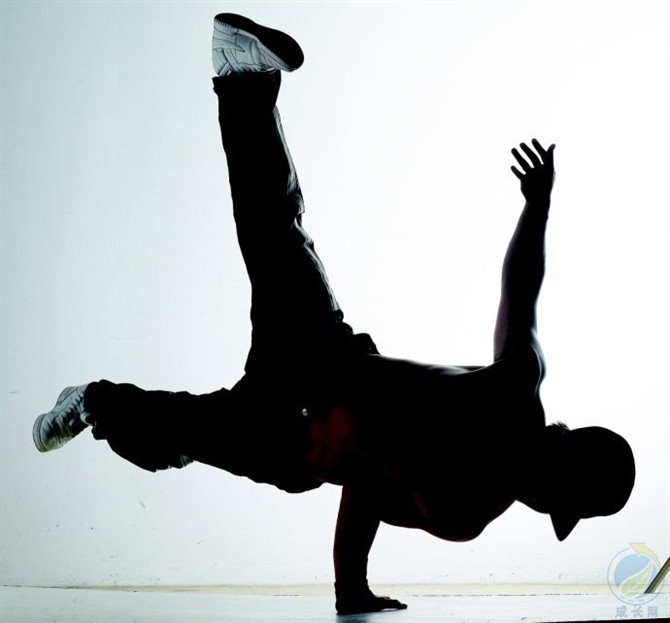 街舞(舞蹈)街舞(street dance)是起源于美国,基于不同的街头文化或