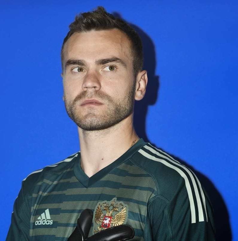 akinfeev,1986年4月8日生于前苏联的维德诺耶,俄罗斯男子足球运动员