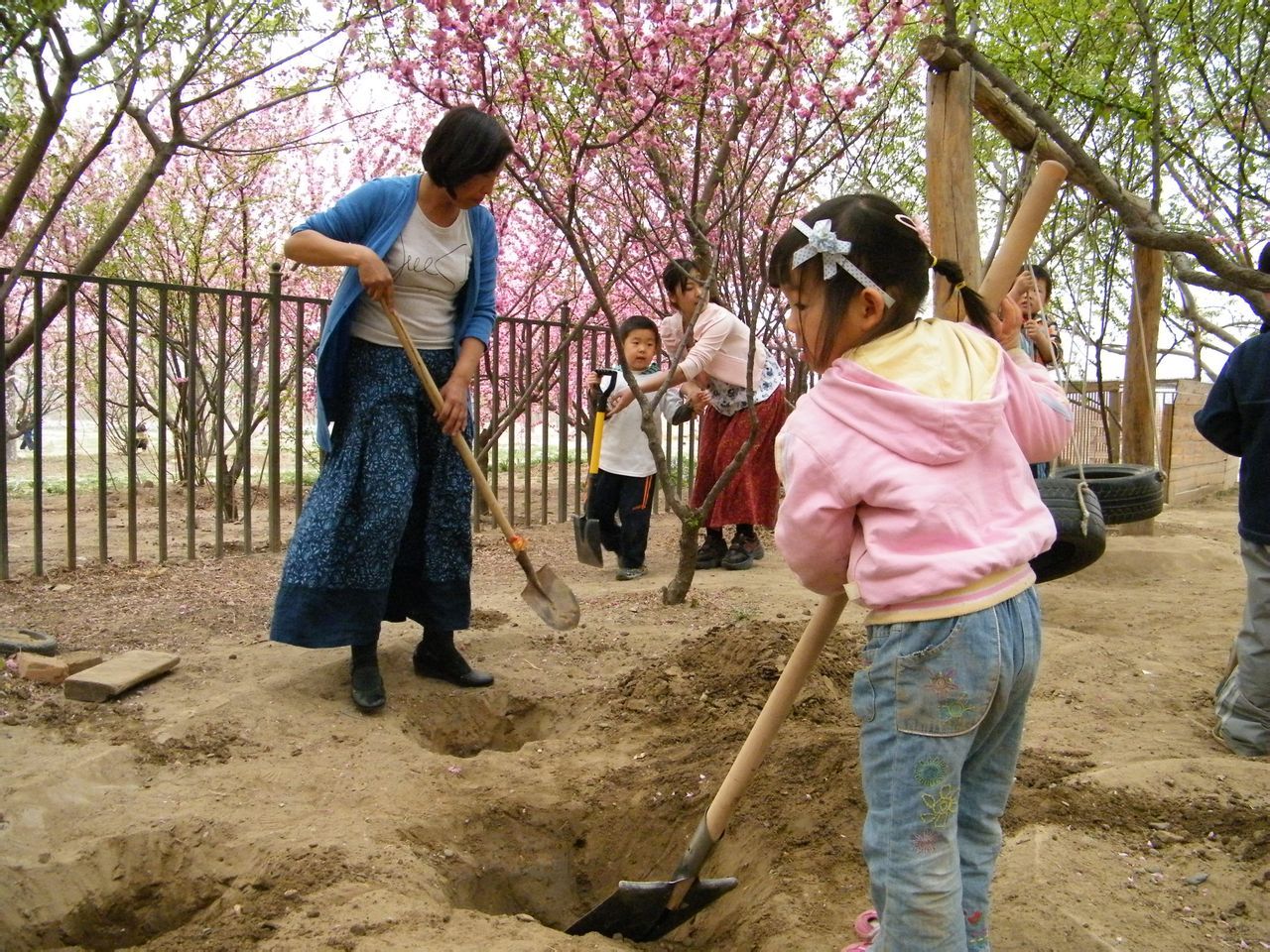 李跃儿芭学园教育机构