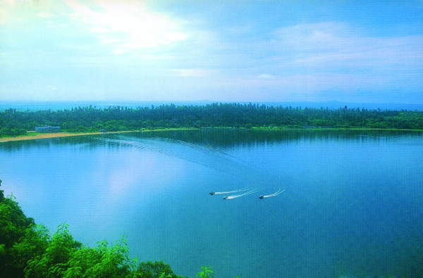 湖光岩玛珥湖