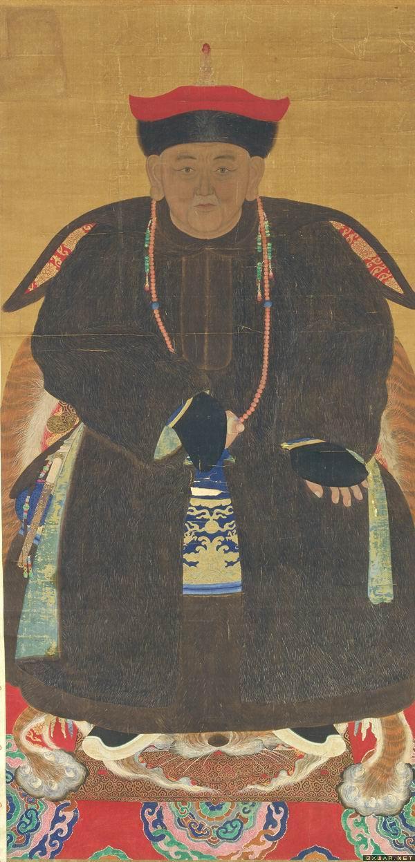 崇德元年(1636年)正月初一新年庆贺大典时,多尔衮首率诸贝勒向皇太极