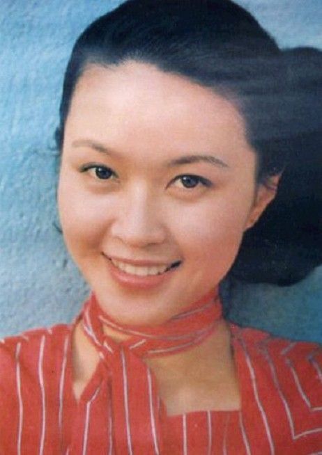 方舒,1957年9月8日出生于天津,毕业于北京电影学院,中国大陆女演员