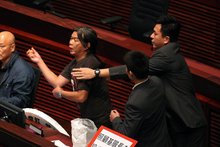 答问会扰攘照片 答问会扰攘照片