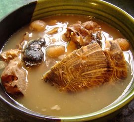 何首乌蒸龟肉