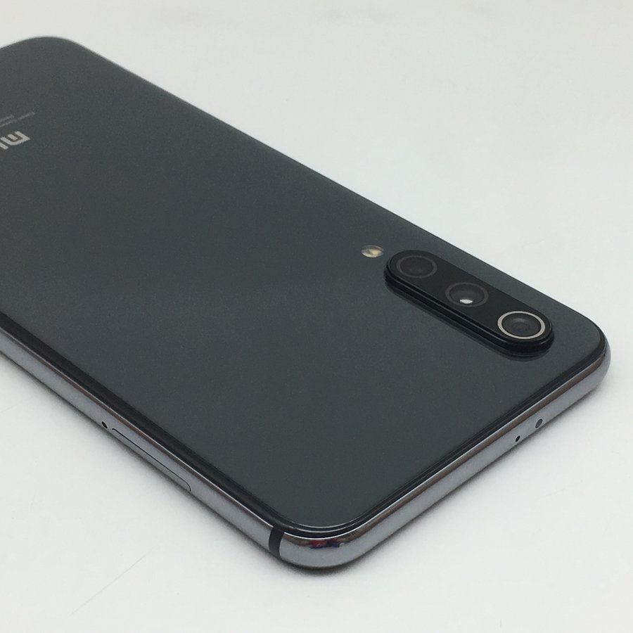 小米【小米手机 9 se】全网通 深空灰 6g/128g 国行 95成新 真机实拍