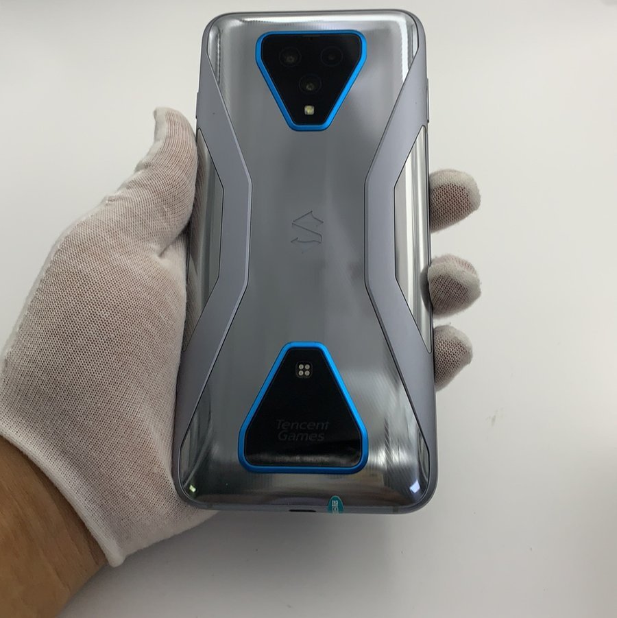 小米【黑鲨 3 5g】5g全网通 铠甲灰 12g/128g 国行 9成新