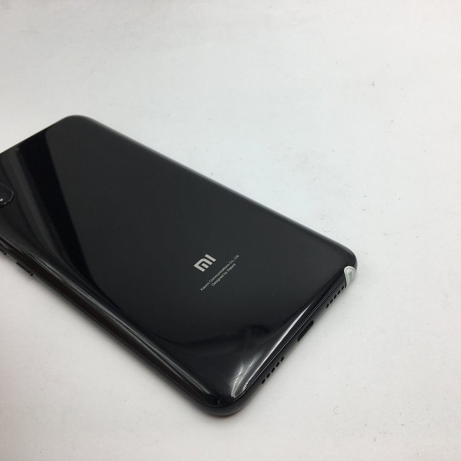 小米【小米8屏幕指纹版】全网通 黑色 6g/128g 国行 9成新