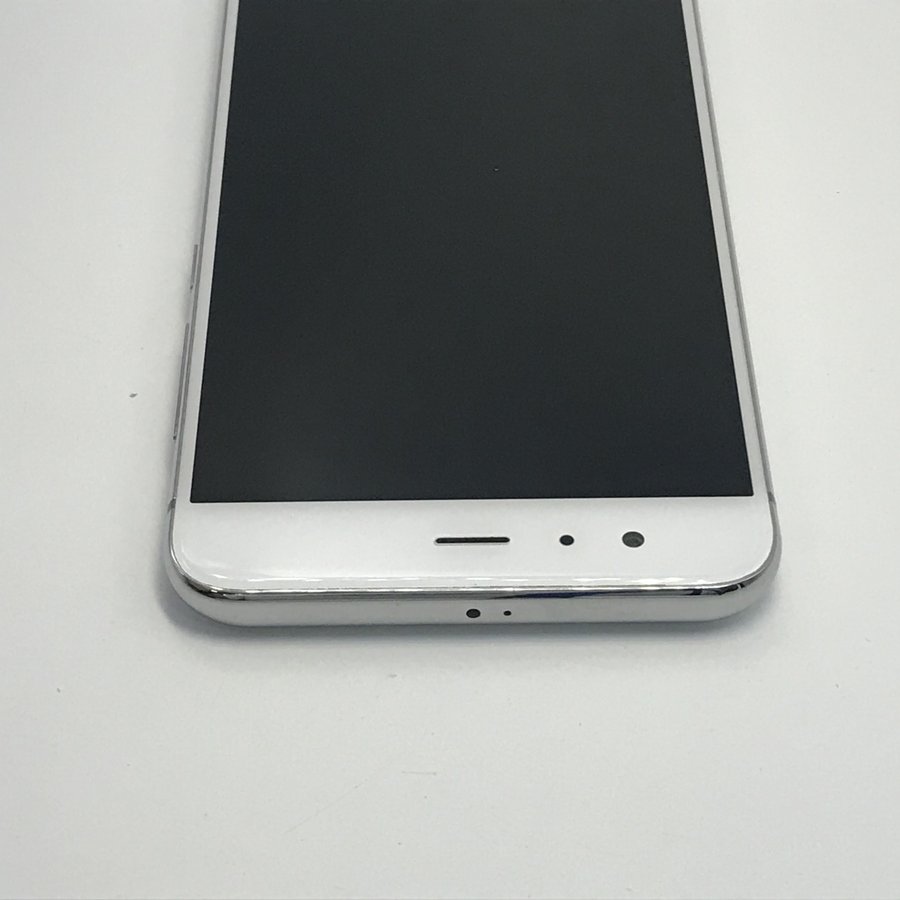 小米【小米6】全网通 白色 6g/64g 国行 9成新