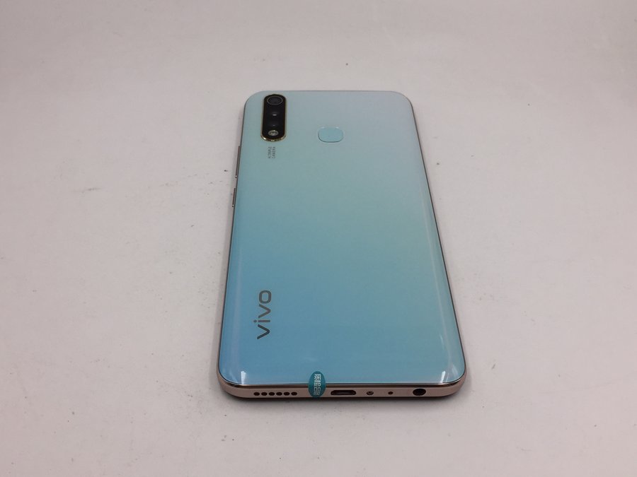 vivoz5i全网通玉瓷青8g128g国行9成新