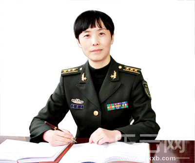 女,汉族,西南政法学院法律专业毕业,中共党员,具备律师资格,上校军衔