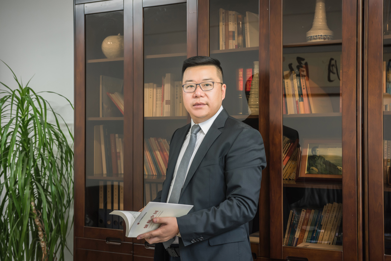 歌手)刘海波,男,汉族,安徽灵璧人,1976年1月出生,艺术硕士,副教授