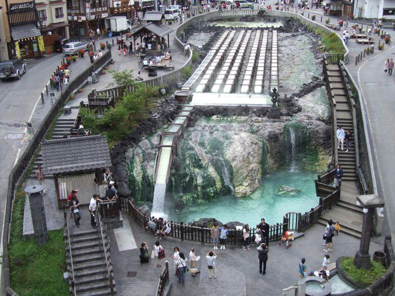 前桥市气候兼有太平洋气候和内陆性气候特张,年平均气温13-14度,寒暖