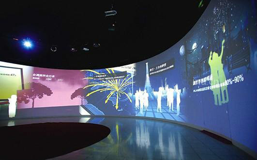 环形幕(公司)环形幕是区别于一般的屏幕,带有弧度,能较好地过滤环境