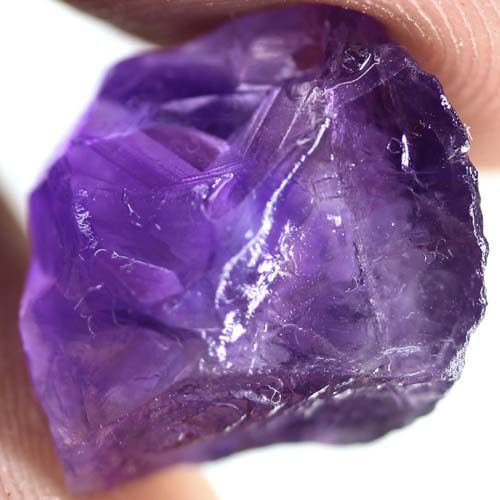 这种紫色颜料目前在自然界中还未发现,而秦始皇陵兵马俑是现在已知的