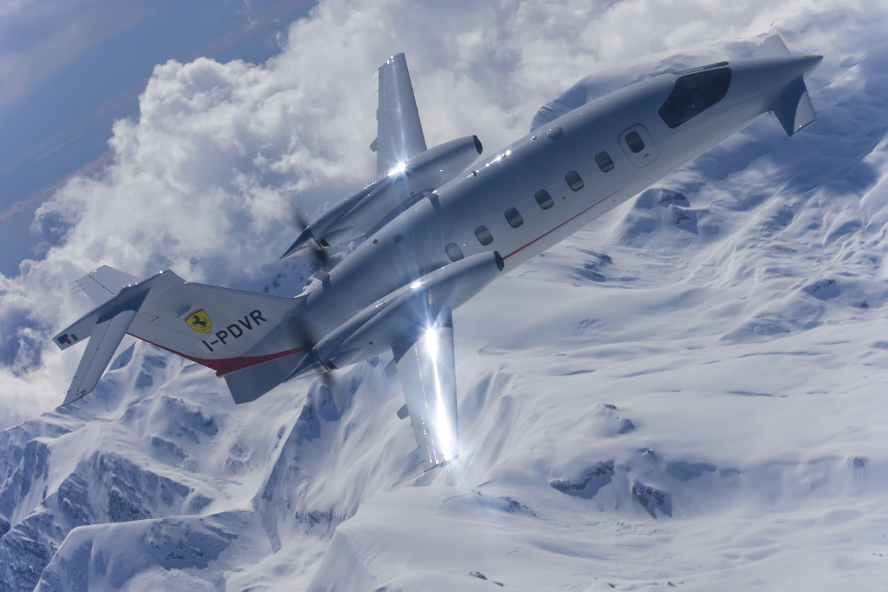 意大利比亚乔p180(飞机)意大利比亚乔p180(空中法拉利),由意大利航空