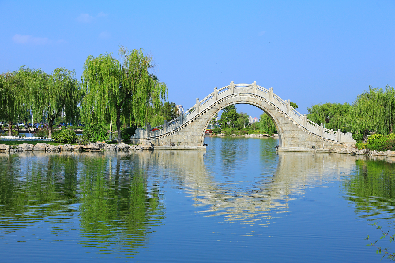 【携程攻略】徐州云龙湖旅游景区景点,云龙湖位于江苏省徐州市泉山区，是徐州云龙湖风景区主要景点， 原名…