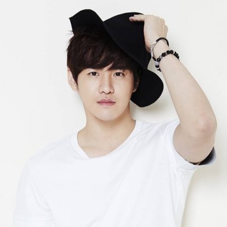 金俊浩歌手社会人物