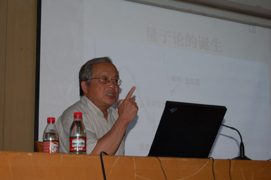 赵峥,男,汉族,1969年10月出生,毕于业山东省美专,西画从师罗白平教 