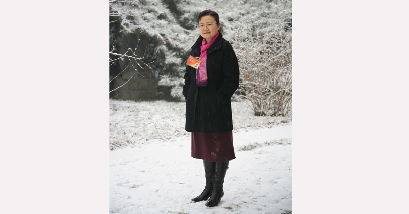 蒋瑛教师主持人