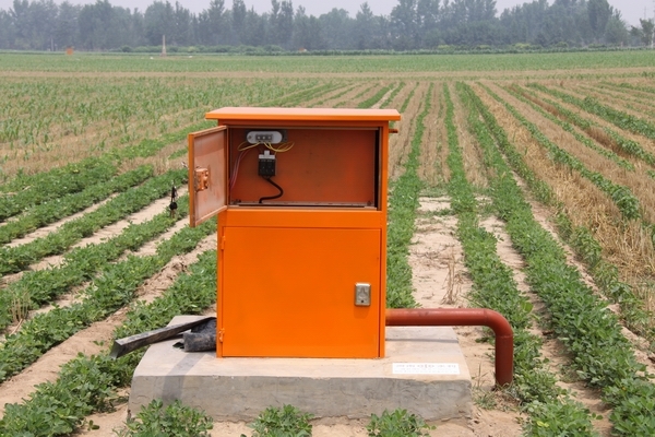 机井灌溉(农学)机井灌溉,一种农田灌溉方式,即使用机电设备从水井中提