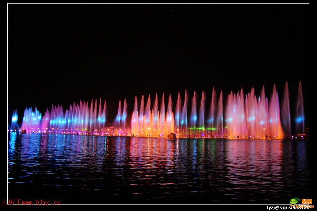 喷泉(景点)亚洲第一大音乐喷泉,即南湖音乐喷泉位于洛阳新区会展中心