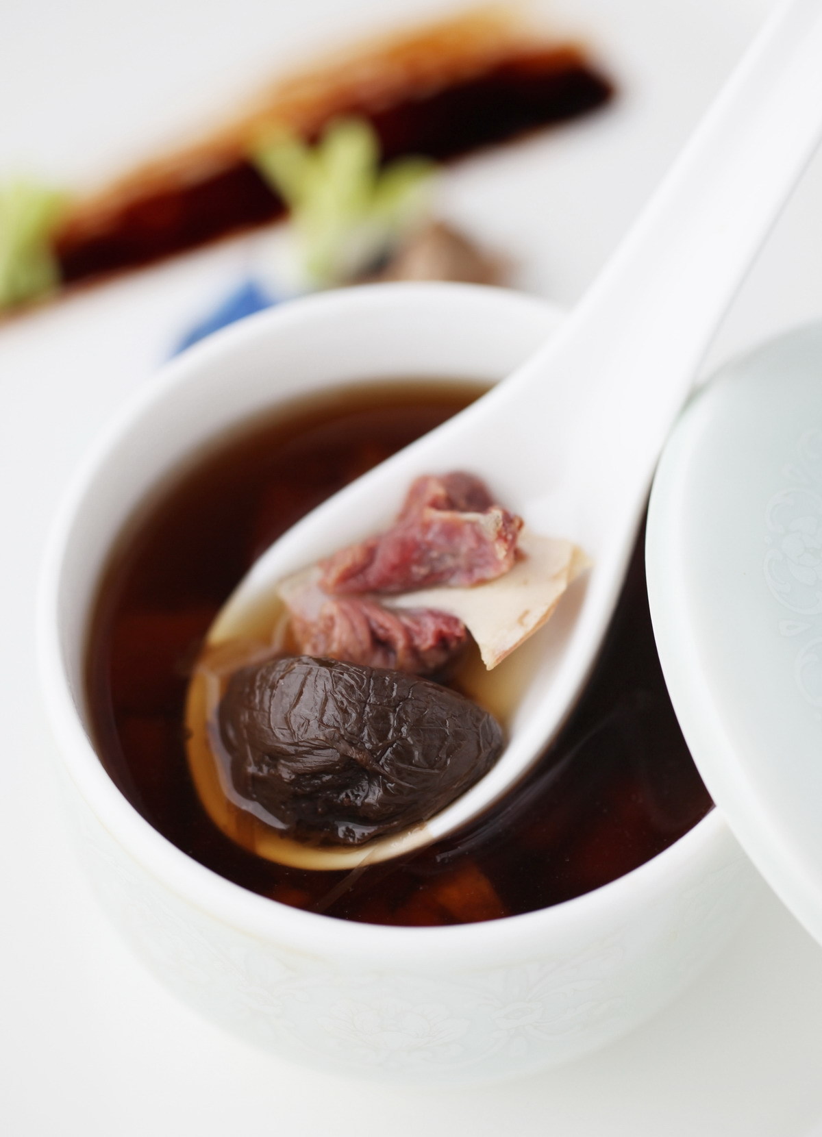 黑蒜养生汤(食谱)