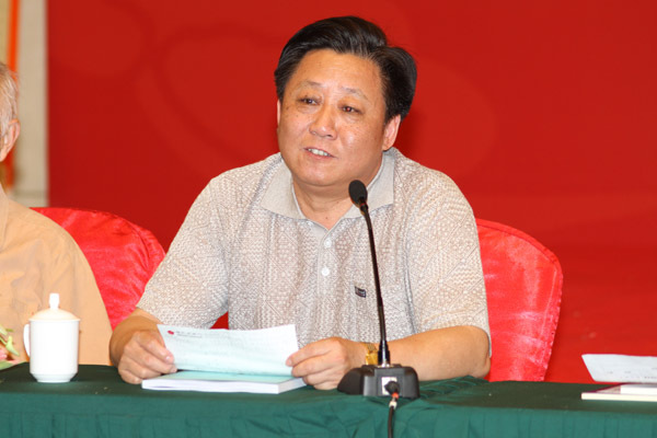 吴凤雏(其他人物相关)吴凤雏 "老三届",恢复高考后,念过大学,写过书