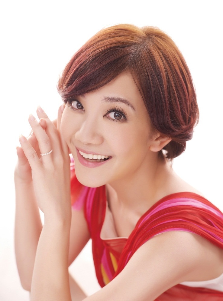 天灯(其他)《天灯》是歌手梁静茹的一首歌曲,出自专辑《静茹&情歌-别