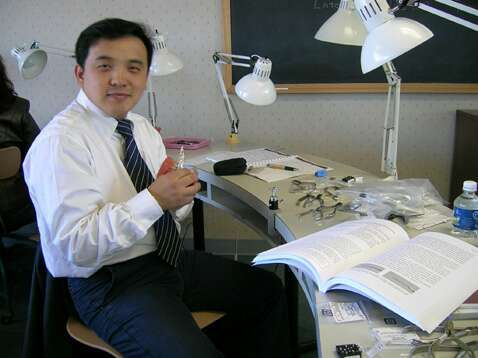 张栋梁(医生|教师)