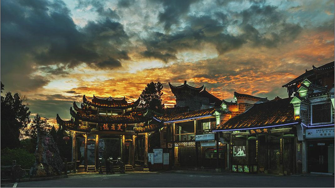 一场关于人性与历史的深刻探讨