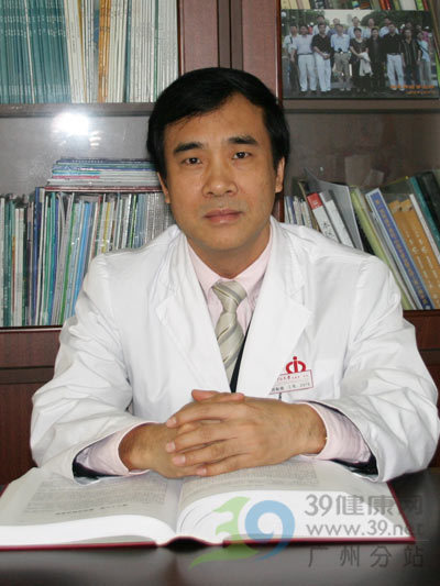 何裕隆 (其他人物相关)