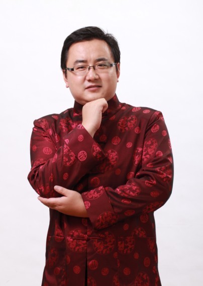 徐墨斋,香港开运协会会长,华人开运网首席学术顾问,香港七星堂开运