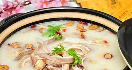 猪肚排骨汤食谱