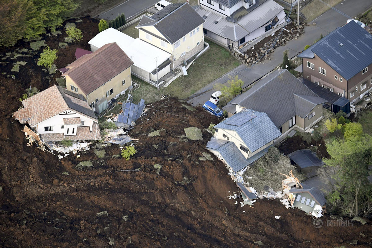 Kumamoto residents pick up the pieces following Kyushu's strongest ...
