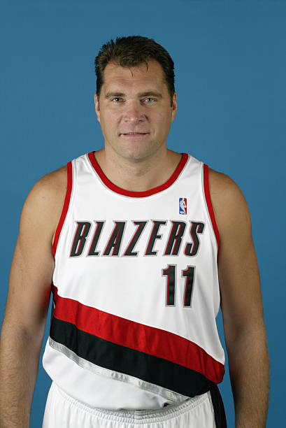 阿维达斯萨博尼斯体育人物