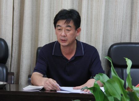 笔名肖草,男,1960年9月出生,汉族,温岭市石桥头镇人,台州卫生学校中医