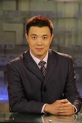央视主持人杨健资料图片