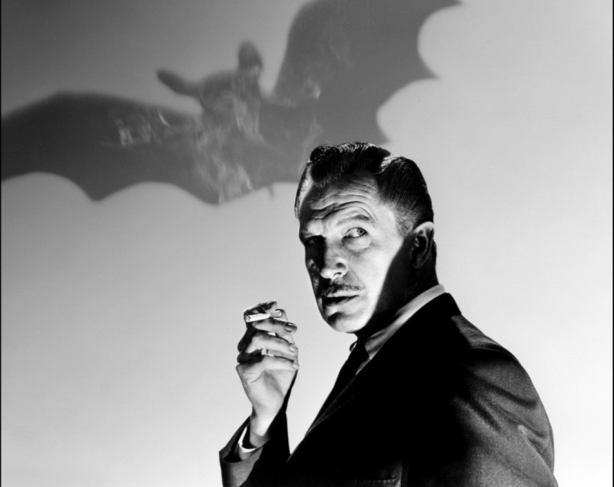 蝙蝠(电影)《蝙蝠》是1959年上映的美国电影,由克莱恩·韦尔伯导演.