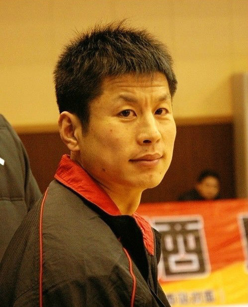 鞠维松(体育人物)