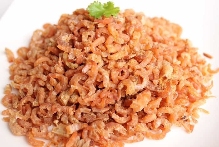 海米(食谱)海米也称虾米或虾仁,为海产白虾,红虾,青虾加盐水焯后晒干