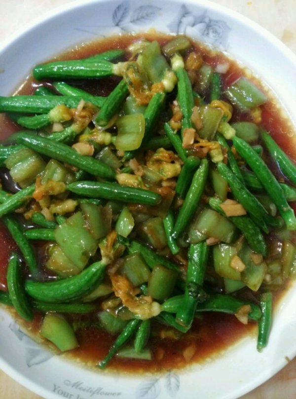 凉拌顶花小黄瓜食谱