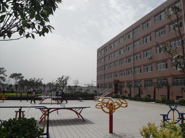 乾县杨汉中学学校