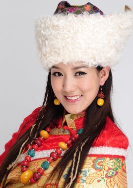 泽旺拉姆,藏族青年女歌手,来自安多果洛 ,2012年首张母语个人专辑