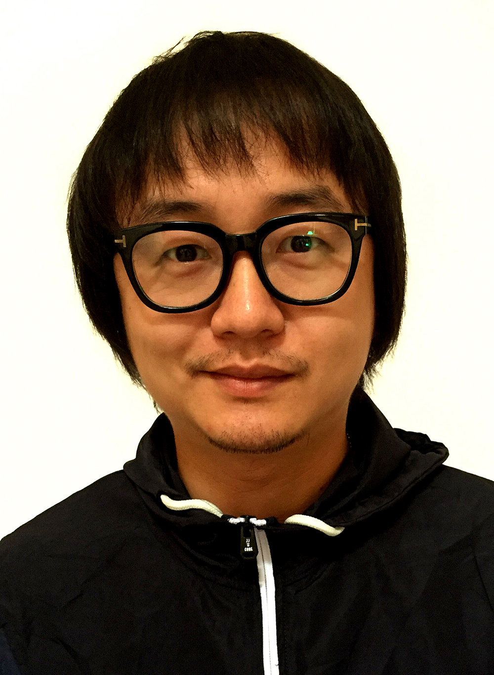 谭天(文化人物)谭天(1981-),出生于中国重庆市石柱