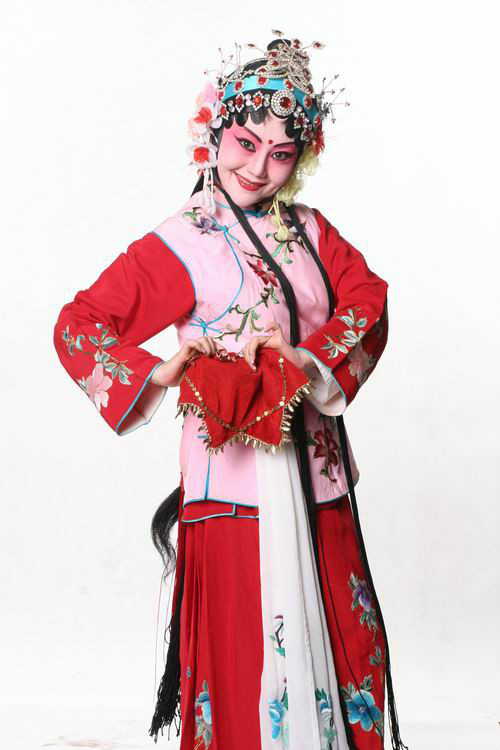 卖水(其他人物相关)《卖水》是由刘长瑜,萧润德主演的一出京剧剧目
